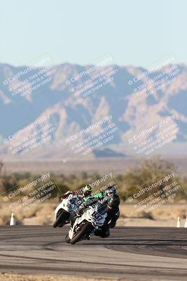 media/Dec-07-2025-CVMA (Sun) [[3e7d2de5dc]]/Race 18-Formula Twins-Formula 40 UL/